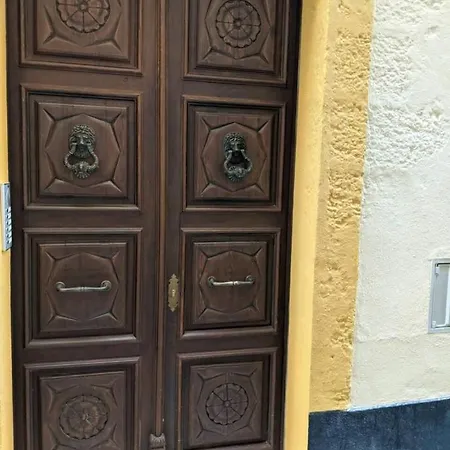 Lindo Piso En El Centro Historico De Cadix